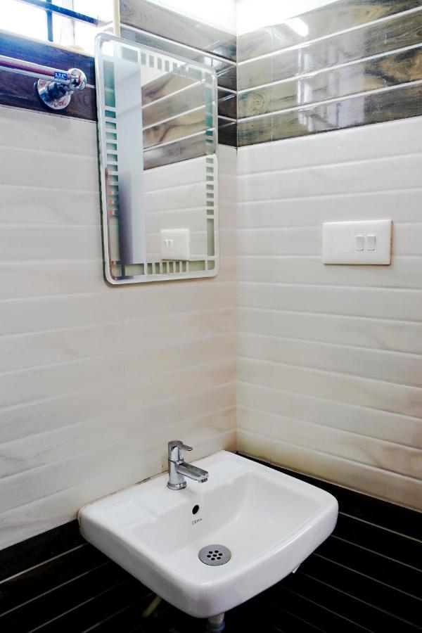 Reach Residency Hotell Kochi Exteriör bild