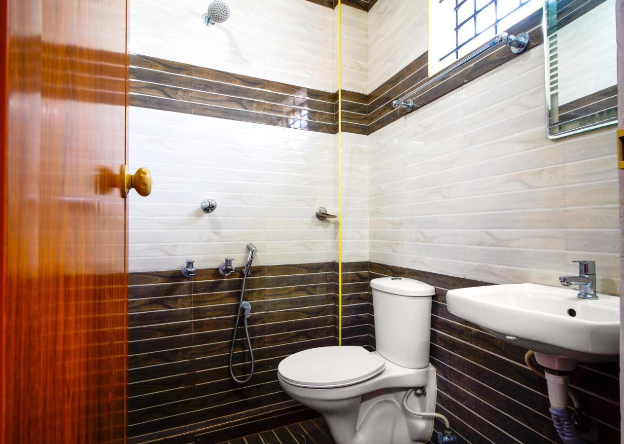 Reach Residency Hotell Kochi Exteriör bild