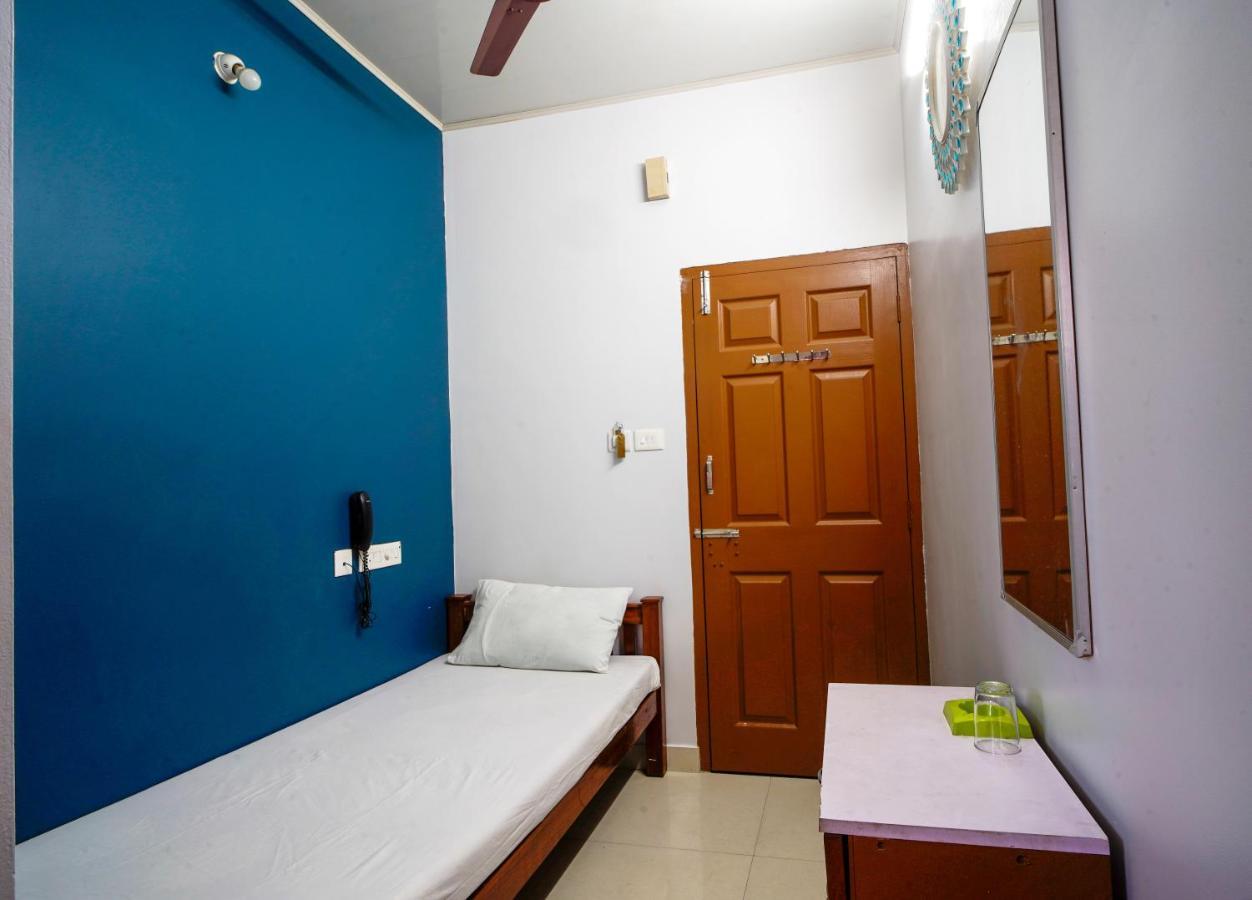 Reach Residency Hotell Kochi Exteriör bild