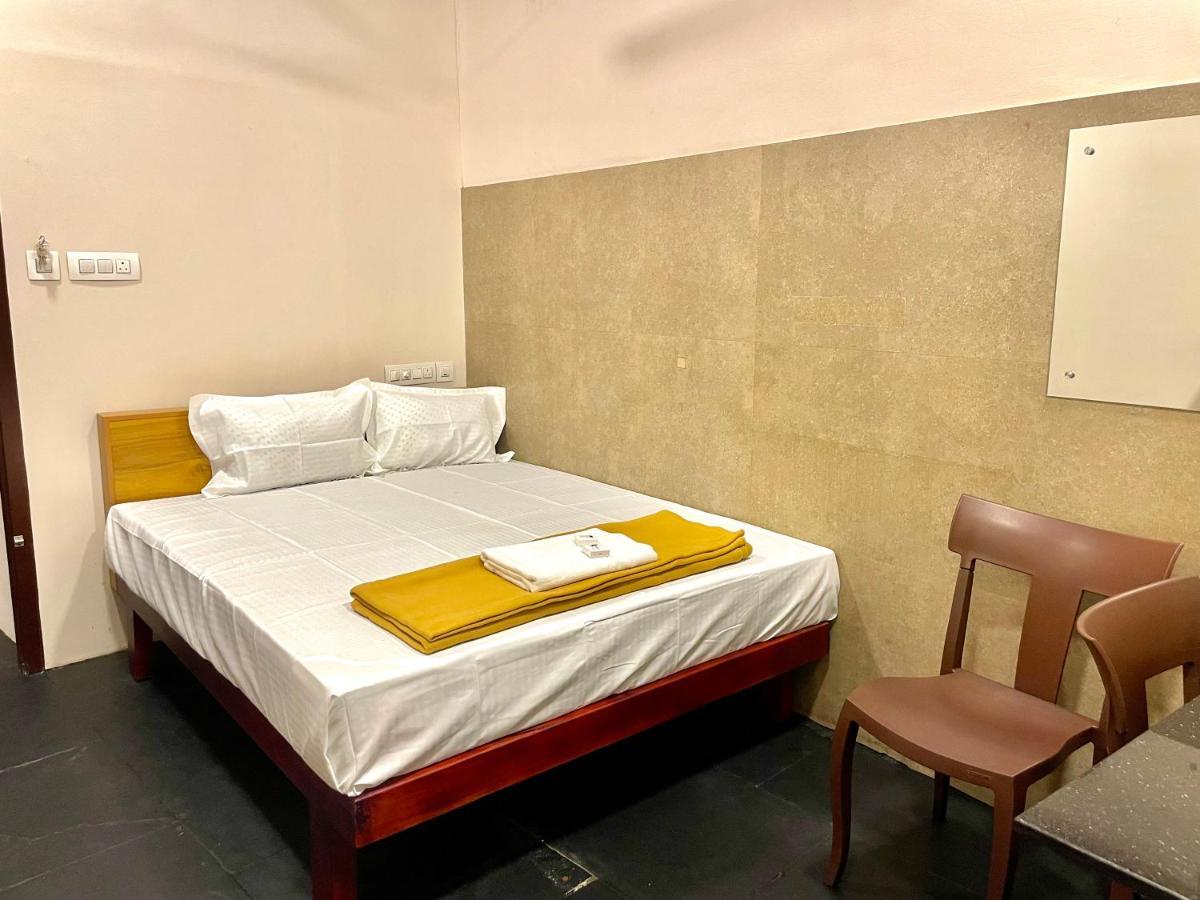 Reach Residency Hotell Kochi Exteriör bild