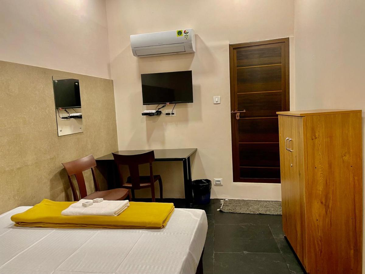 Reach Residency Hotell Kochi Exteriör bild