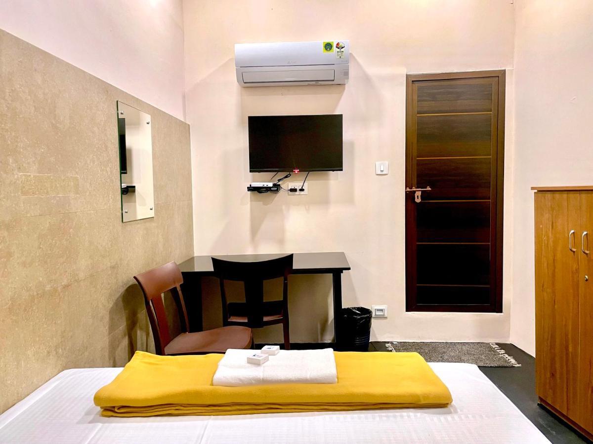 Reach Residency Hotell Kochi Exteriör bild