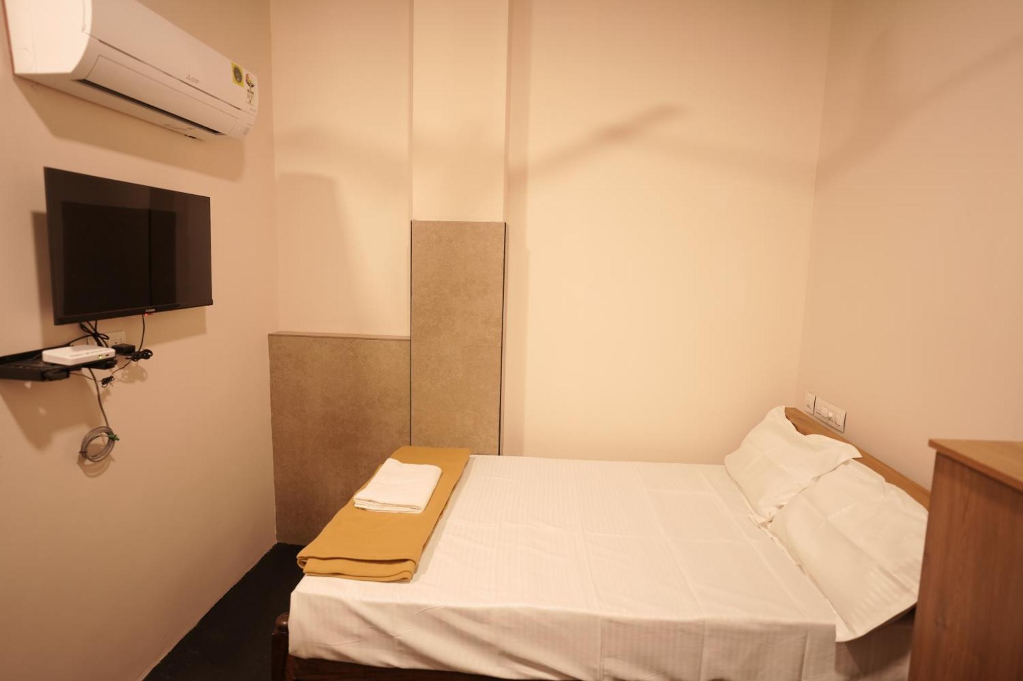 Reach Residency Hotell Kochi Exteriör bild