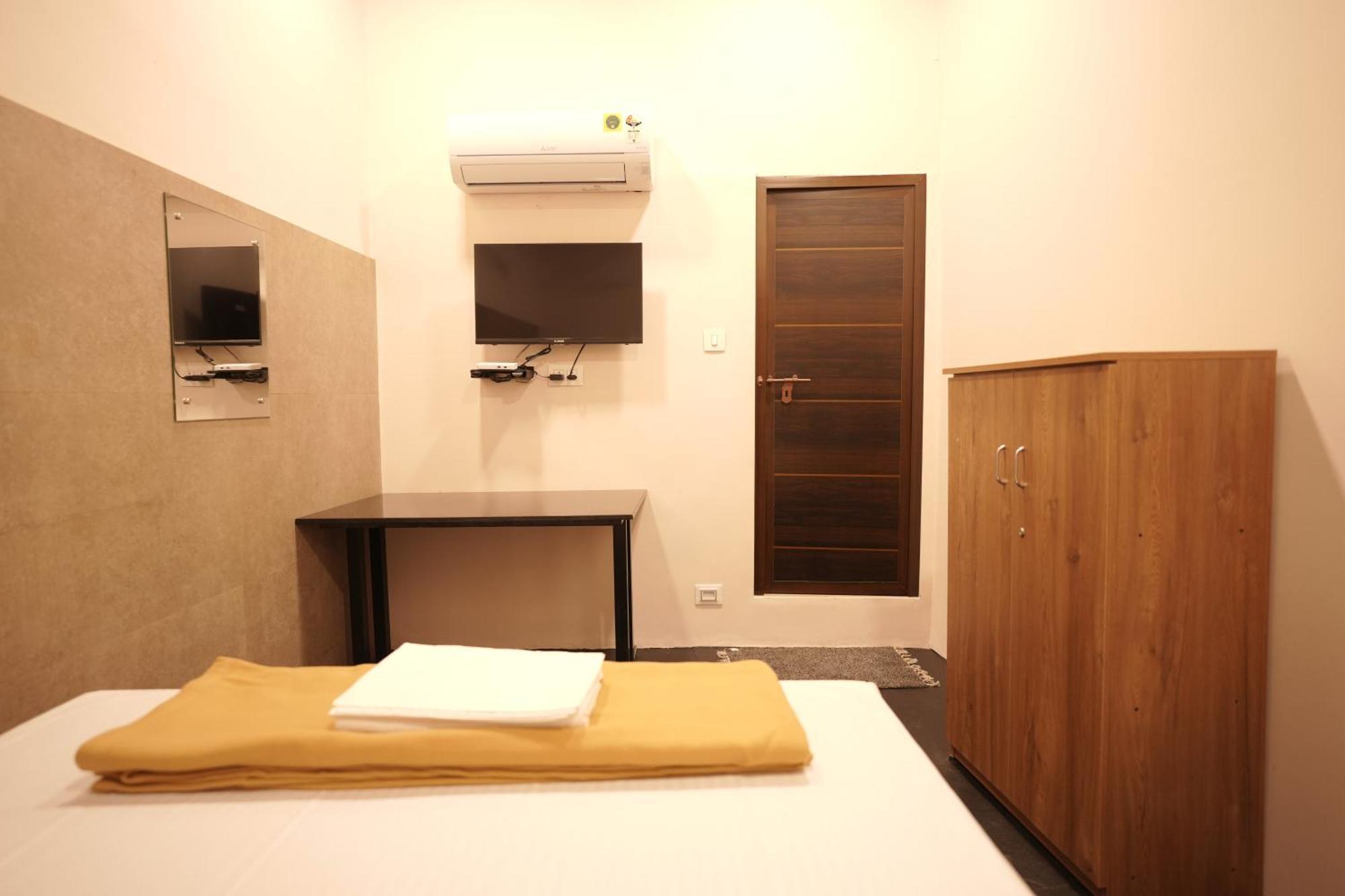 Reach Residency Hotell Kochi Exteriör bild