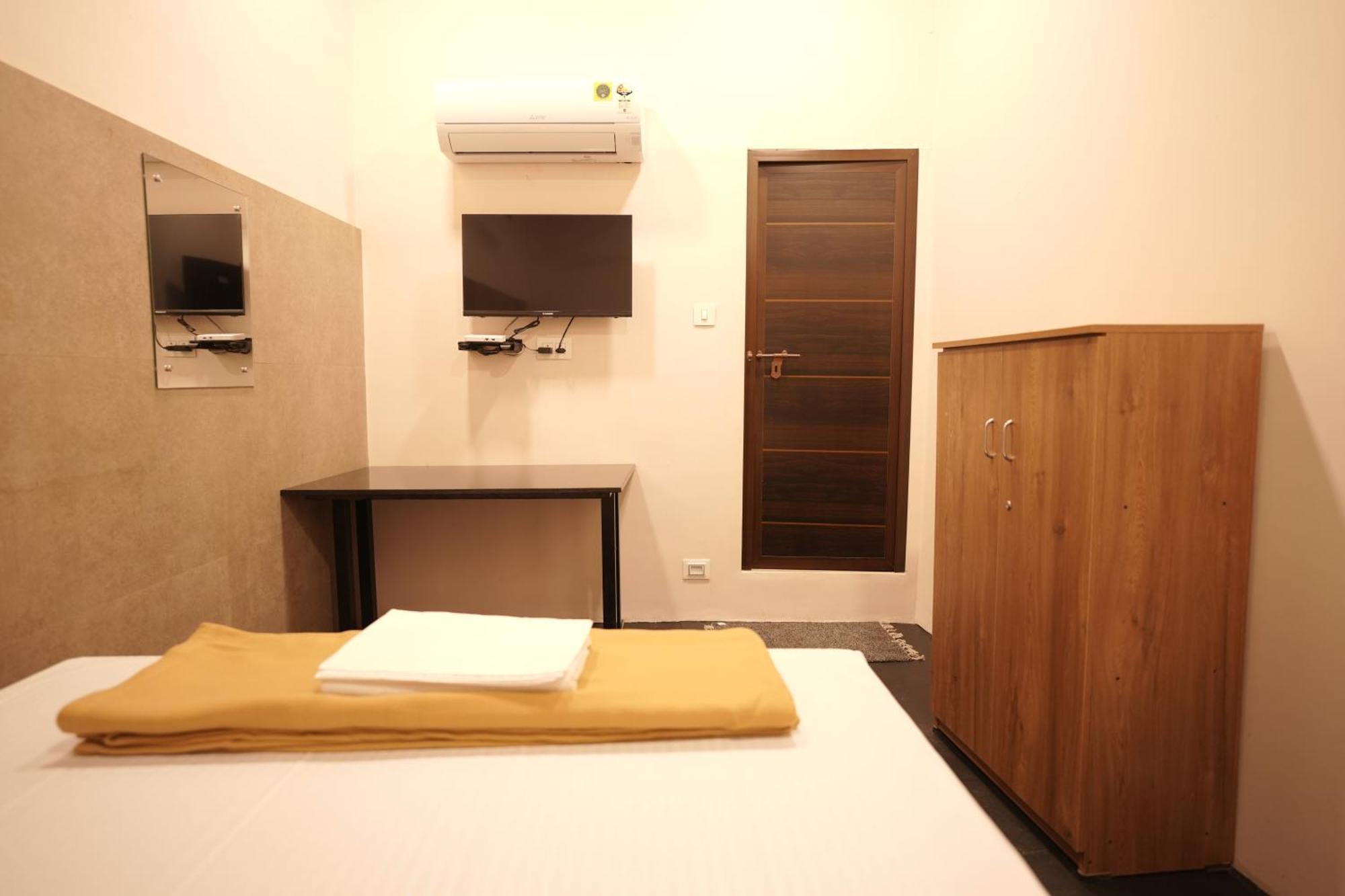 Reach Residency Hotell Kochi Exteriör bild