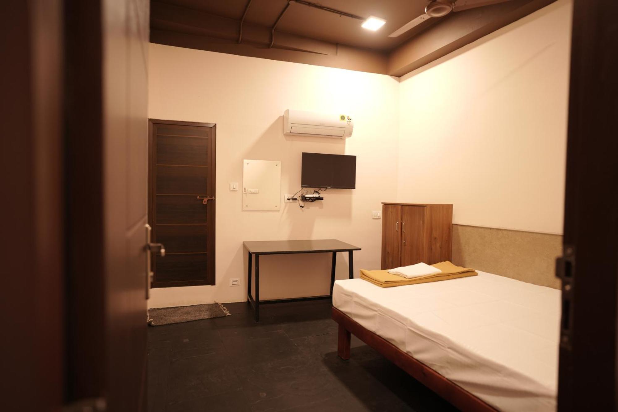 Reach Residency Hotell Kochi Exteriör bild