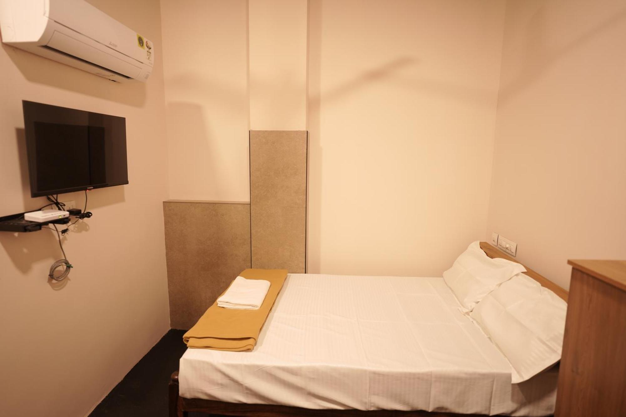 Reach Residency Hotell Kochi Exteriör bild