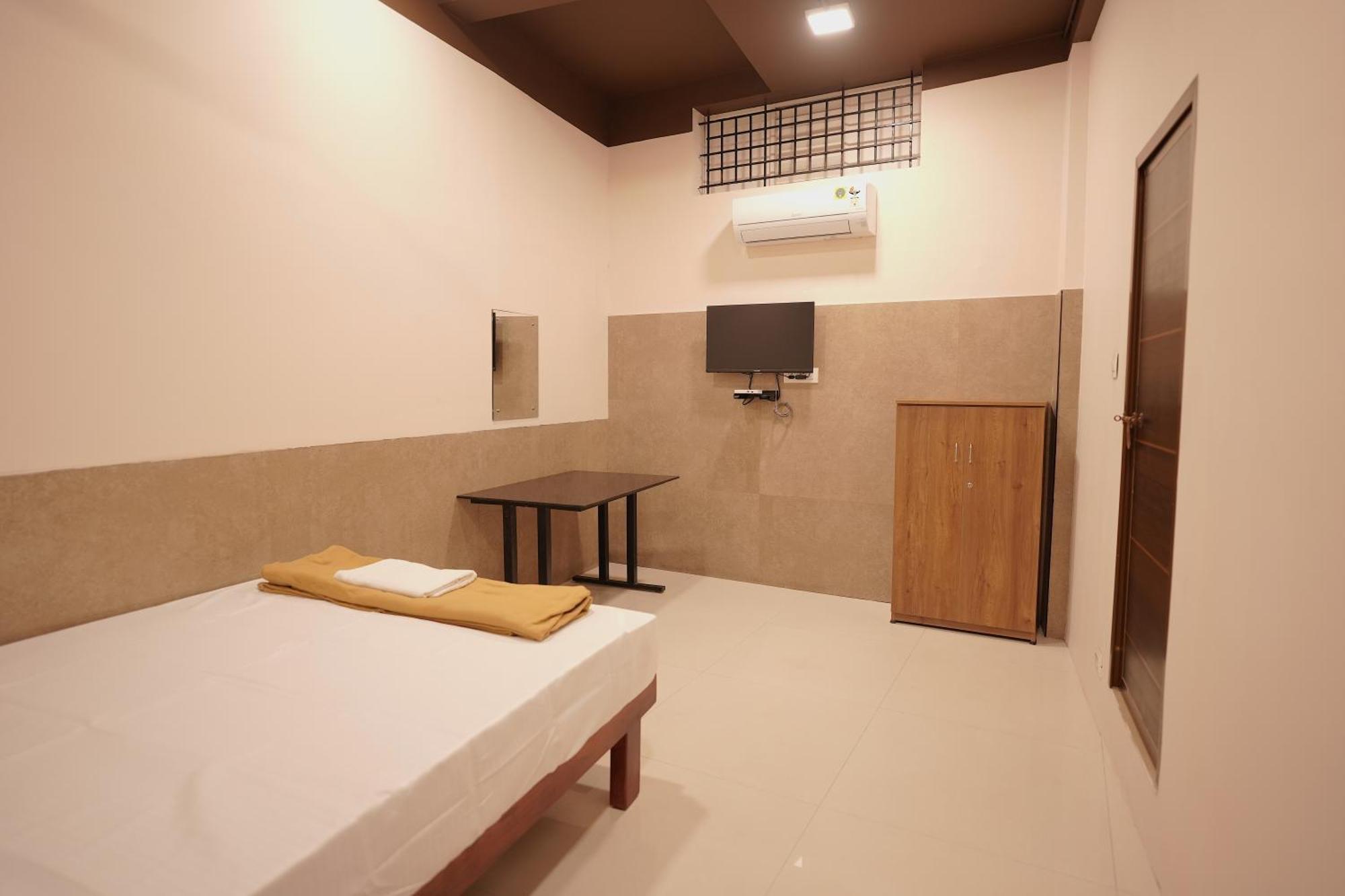 Reach Residency Hotell Kochi Exteriör bild