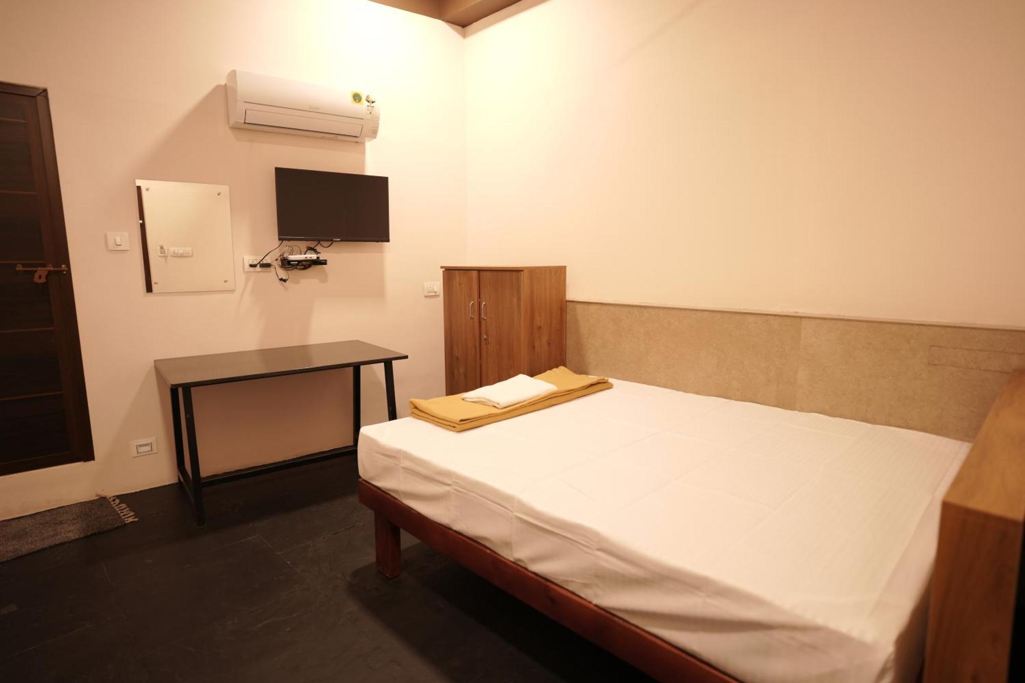 Reach Residency Hotell Kochi Exteriör bild