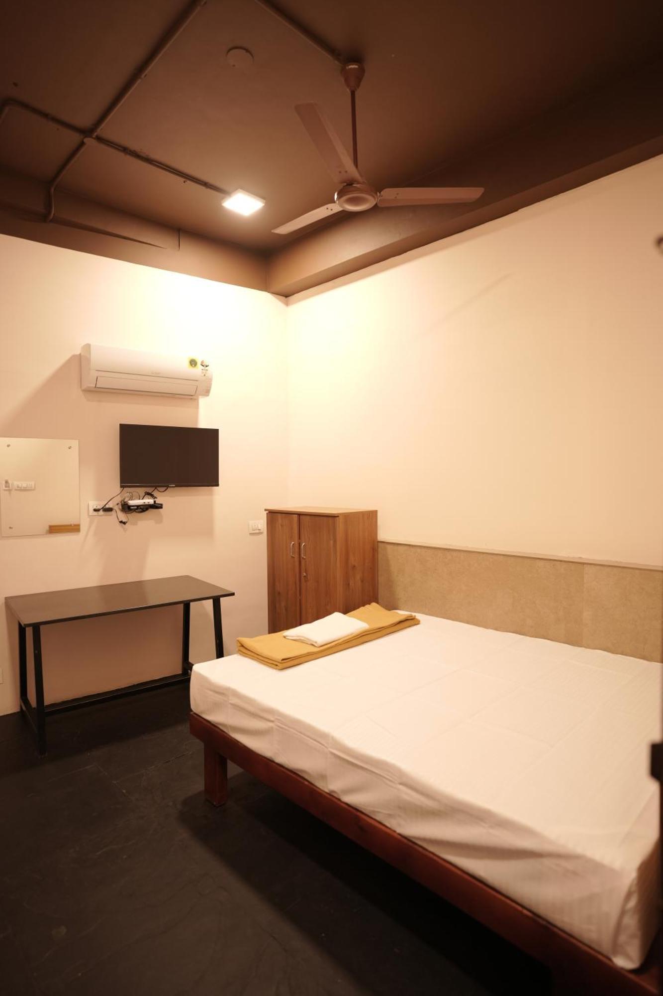 Reach Residency Hotell Kochi Exteriör bild