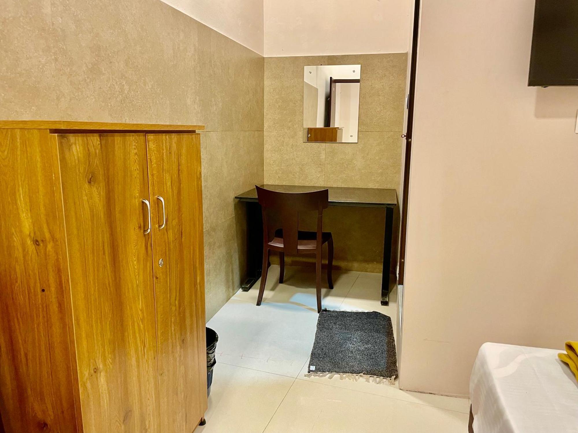 Reach Residency Hotell Kochi Exteriör bild